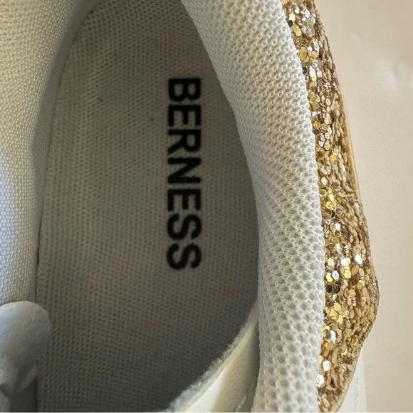 Berness‎ Classic White Sneakers with Glitter Sparkling Twist, Size 9, NWOB - Picture 10 of 10
